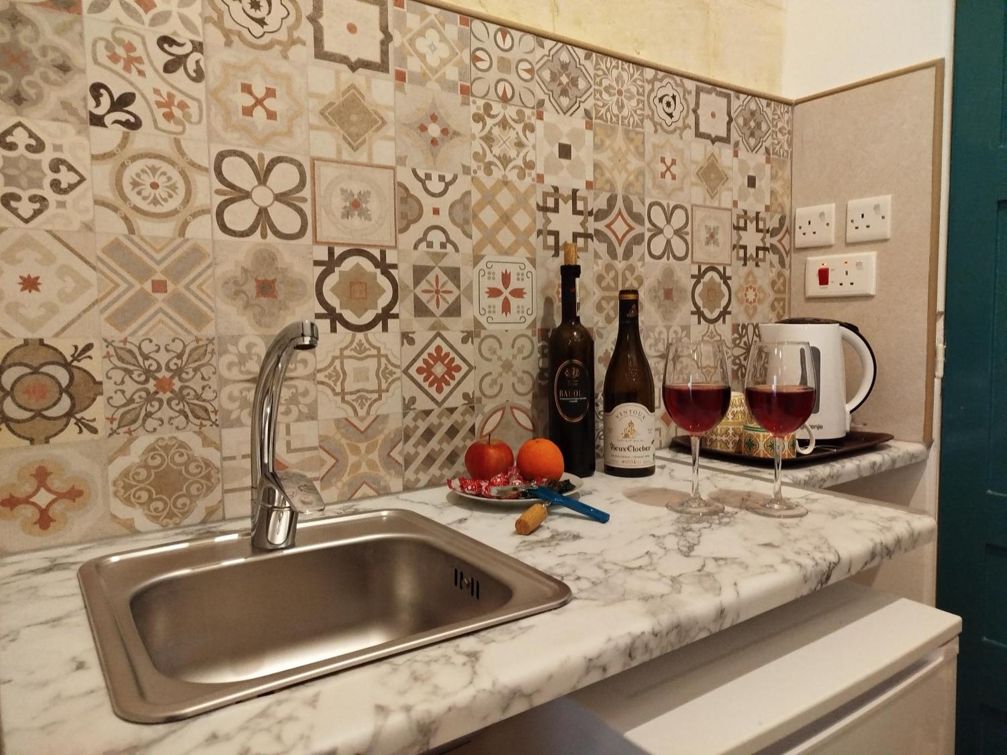 Limestone Sun Suites Sliema Quarto foto
